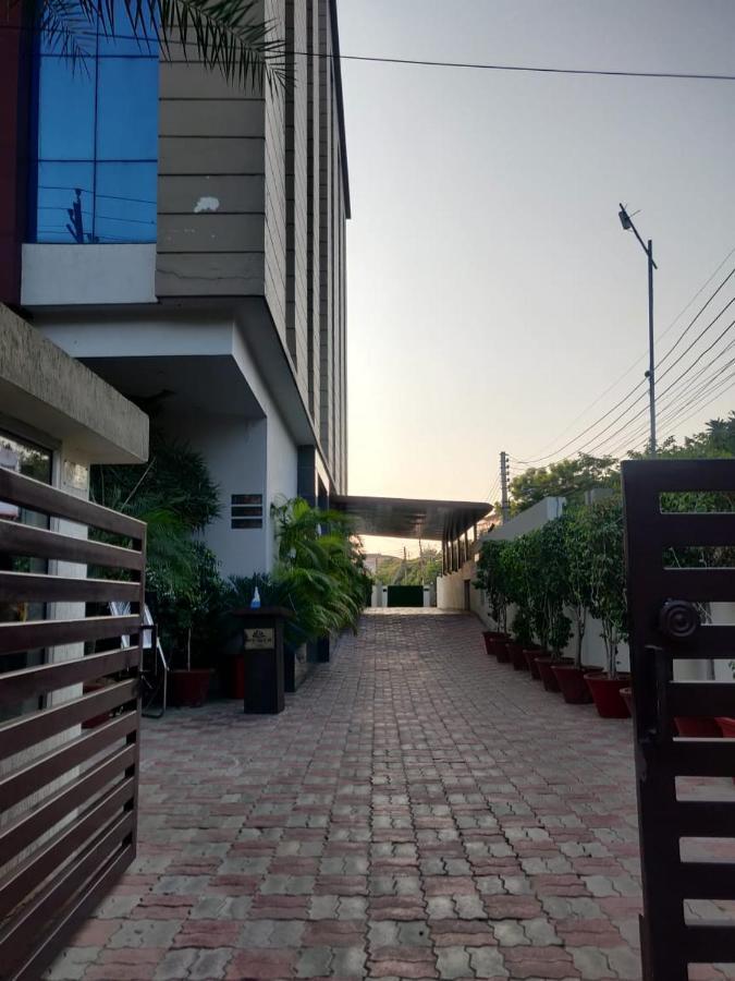 Hotel Casaya Inn Chinhat Exterior foto